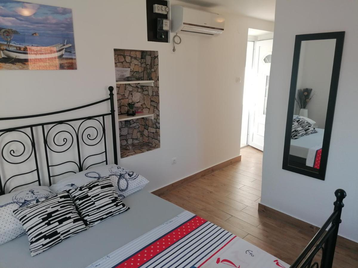 Stone House Apartment Slatine Bagian luar foto