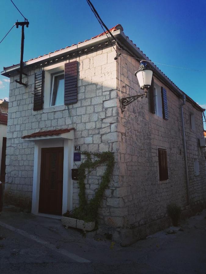 Stone House Apartment Slatine Bagian luar foto