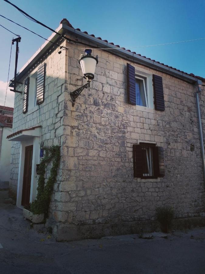 Stone House Apartment Slatine Bagian luar foto