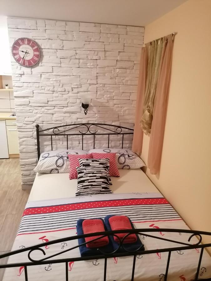 Stone House Apartment Slatine Bagian luar foto
